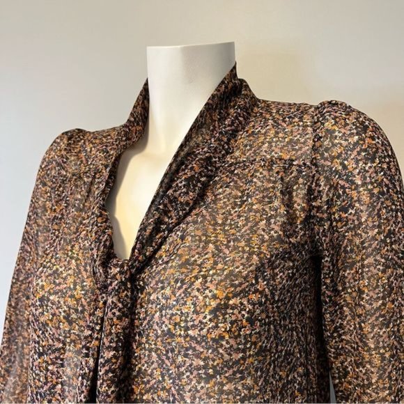 H&M abstract print tie front sheer blouse in size US 2 orange black tan, brown - Picture 5 of 7